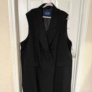 Black sleeveless dresss